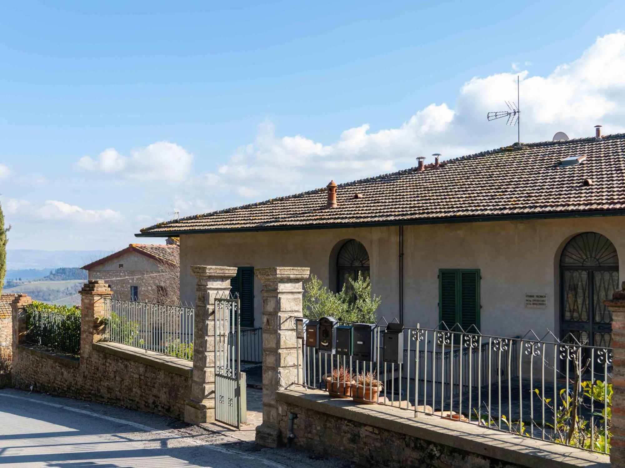 Sunflowers - Appartamento A San Gimignano Exterior foto